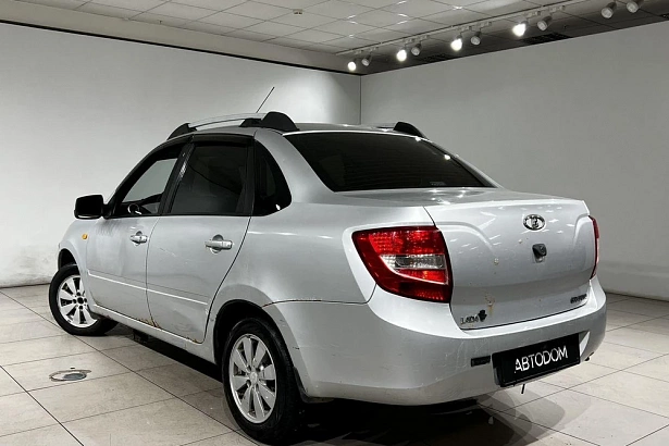 Granta Luxe 1.6 MT (98 л.с.) фото 4