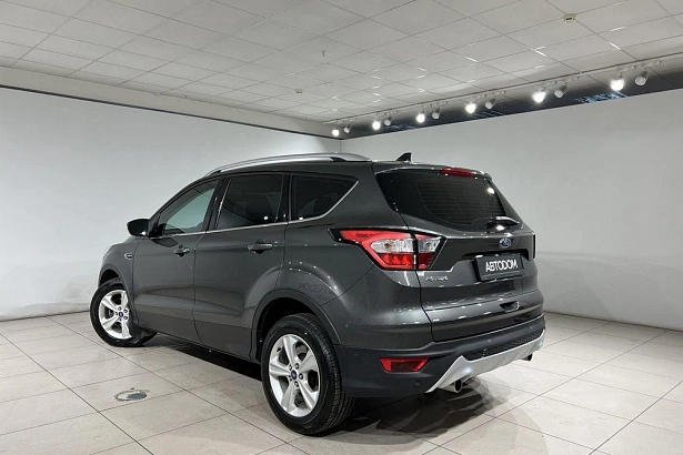 Kuga Titanium (2017) 2.5 AT (150 л.с.) фото 4