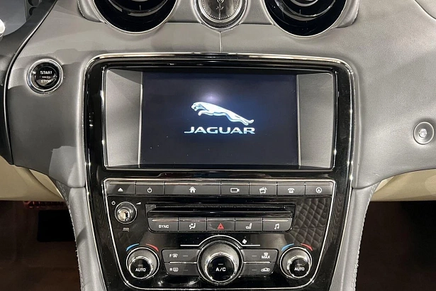 XJ Autobiography 3.0 AT 4WD (340 л.с.) фото 17