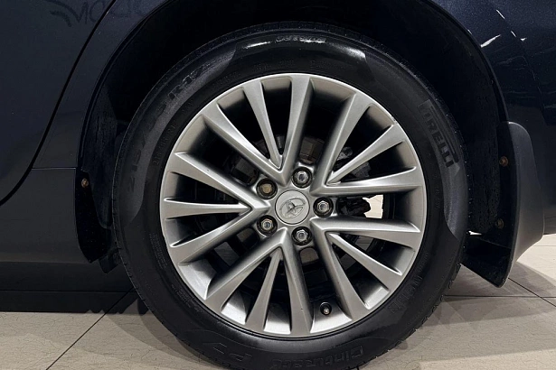 Camry Exclusive 2.5 AT (181 л.с.) фото 22