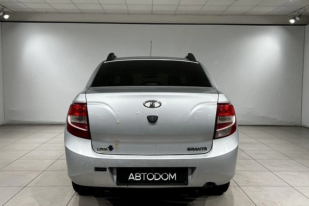Granta Luxe 1.6 MT (98 л.с.) фото 8