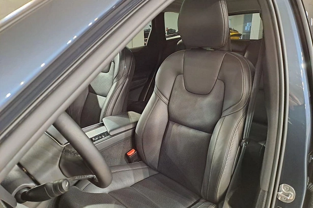 XC60 R-Design 2.0 AT 4WD (249 л.с.) фото 11