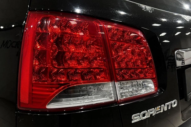 Sorento Premium 2.4 AT 4WD (175 л.с.) фото 24