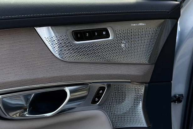 XC90 Ультра Темный (7 мест) / Ultra Dark (7 мест) 2.0 AT 4WD (250 л.с.) фото 32