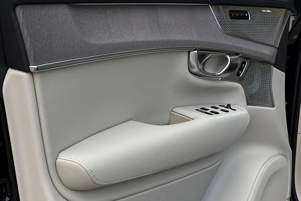 XC90 Ультра Темный (7 мест) / Ultra Dark (7 мест) 2.0 AT 4WD (250 л.с.) фото 28