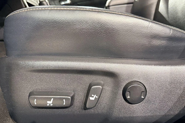Camry Exclusive 2.5 AT (181 л.с.) фото 18