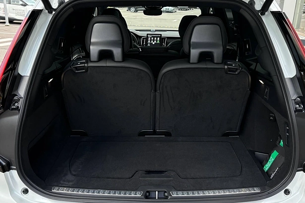 XC90 Ультра Темный (7 мест) / Ultra Dark (7 мест) 2.0 AT 4WD (250 л.с.) фото 16