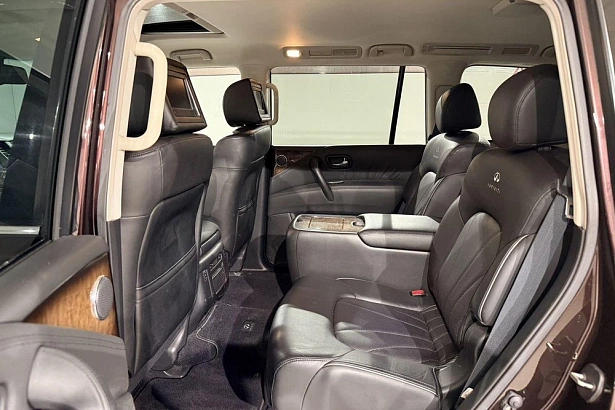 QX56 Hi-Tech 5.6 AT 4WD (405 л.с.) фото 12