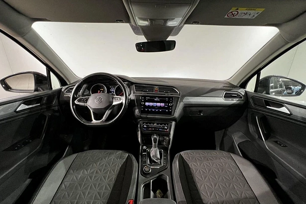 Tiguan Status 2.0 AMT 4WD (180 л.с.) фото 9