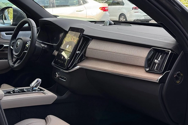 XC90 Ультра Темный (7 мест) / Ultra Dark (7 мест) 2.0 AT 4WD (250 л.с.) фото 9