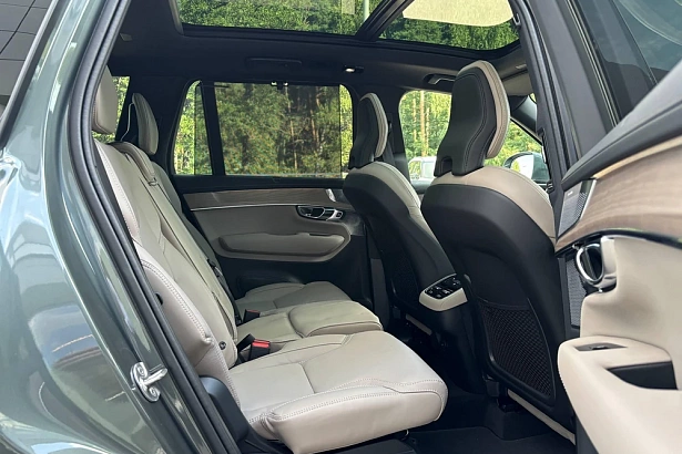 XC90 Ультра Темный (7 мест) / Ultra Dark (7 мест) 2.0 AT 4WD (250 л.с.) фото 13