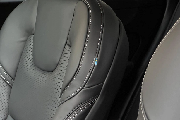 XC60 Ультра Темный / Ultra Dark 2.0 AT 4WD (249 л.с.) фото 16