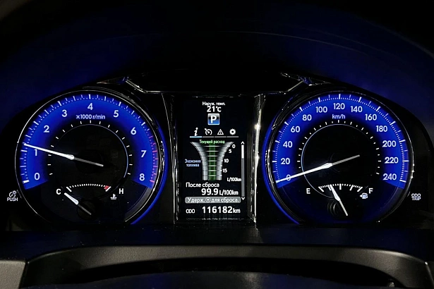 Camry Exclusive 2.5 AT (181 л.с.) фото 16