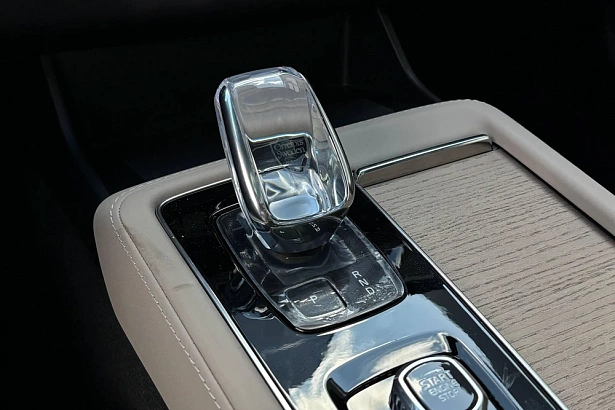 XC90 Ультра Темный (7 мест) / Ultra Dark (7 мест) 2.0 AT 4WD (250 л.с.) фото 18