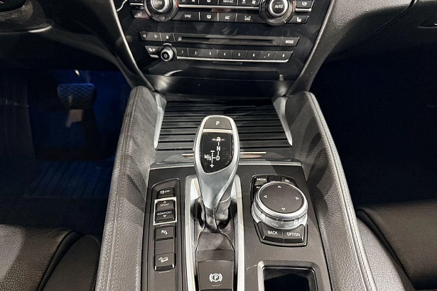X6 Luxury 3.0d AT 4WD (249 л.с.) фото 17