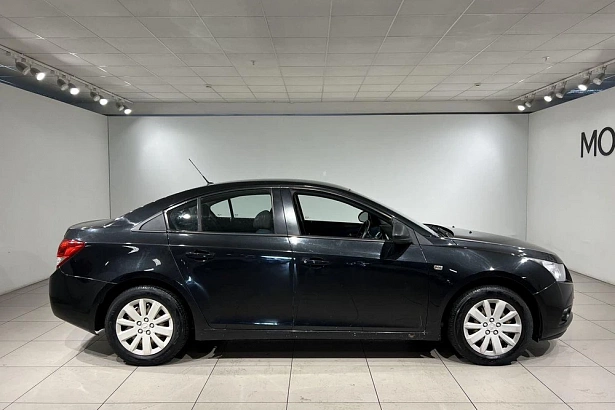 Cruze Base 1.8 MT (141 л.с.) фото 7