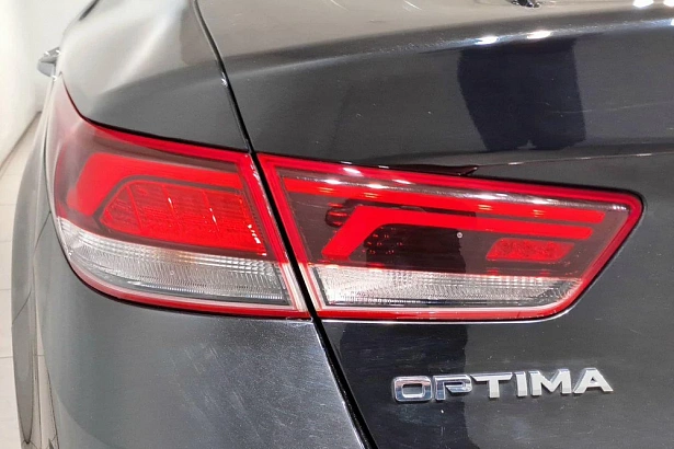 Optima GT Line 2.4 AT (188 л.с.) фото 17