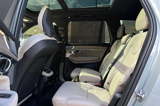 XC90 Ультра Темный (7 мест) / Ultra Dark (7 мест) 2.0 AT 4WD (250 л.с.) фото 12