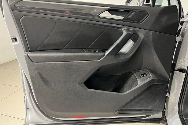 Tiguan Connect Plus 1.4 AMT 4WD (150 л.с.) фото 18