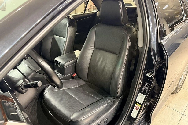 Camry Exclusive 2.5 AT (181 л.с.) фото 11