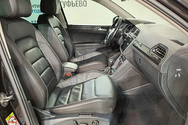 Tiguan Connect Plus 2.0d AMT 4WD (150 л.с.) фото 10
