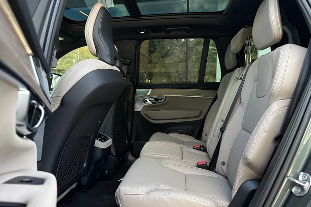 XC90 Ультра Темный (7 мест) / Ultra Dark (7 мест) 2.0 AT 4WD (250 л.с.) фото 12