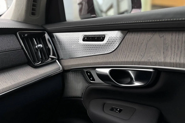 XC90 Ультра / Ultra 2.0 AT 4WD (250 л.с.) фото 26