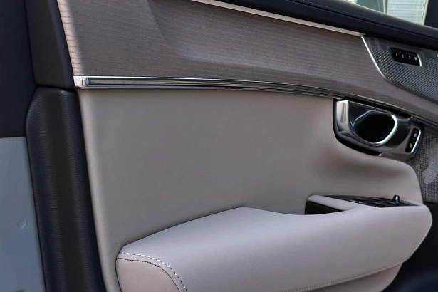 XC90 Ультра Темный (7 мест) / Ultra Dark (7 мест) 2.0 AT 4WD (250 л.с.) фото 22