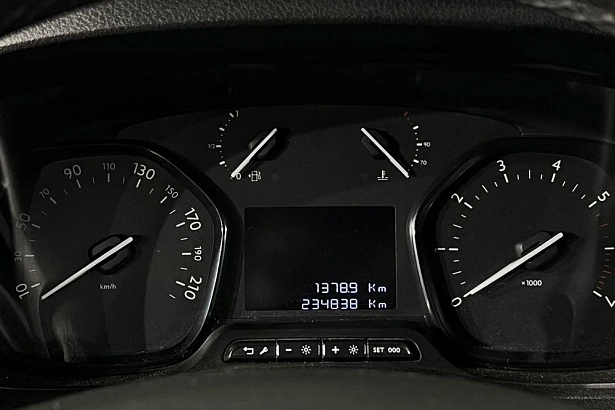 Vivaro Base 2.0d MT (150 л.с.) фото 15