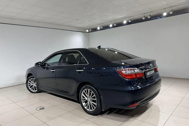 Camry Exclusive 2.5 AT (181 л.с.) фото 4