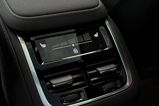 XC90 Ультра Темный (7 мест) / Ultra Dark (7 мест) 2.0 AT 4WD (250 л.с.) фото 35