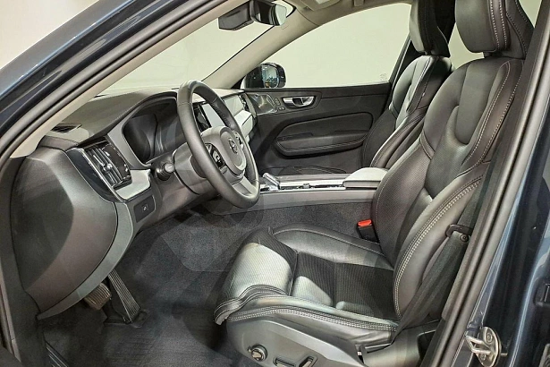 XC60 R-Design 2.0 AT 4WD (249 л.с.) фото 9
