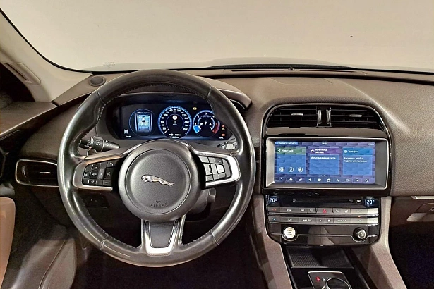 F-Pace Prestige 2.0d AT 4WD (240 л.с.) фото 14