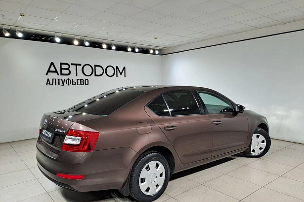 Octavia Ambition 1.6 MT (110 л.с.) фото 6
