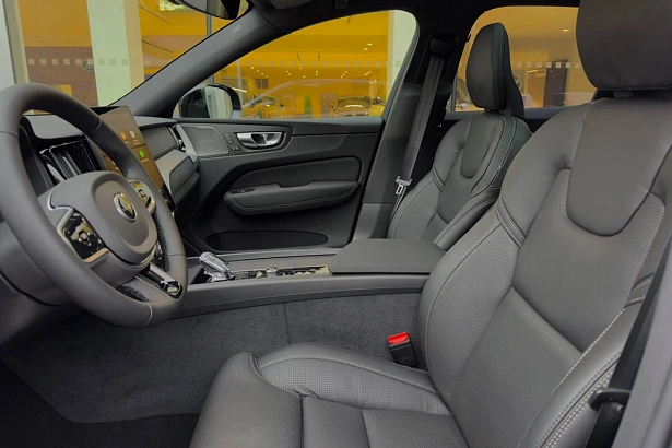 XC60 Ультра Темный / Ultra Dark 2.0 AT 4WD (249 л.с.) фото 7