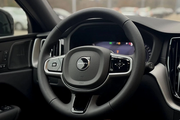 XC60 Ультра Темный / Ultra Dark 2.0 AT 4WD (249 л.с.) фото 29