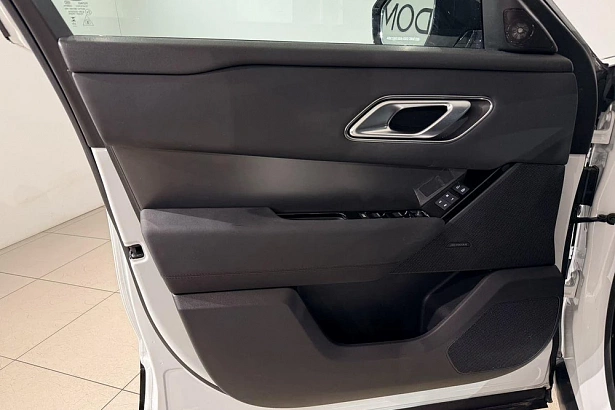 Range Rover Velar Dynamic SE 2.0 AT 4WD (250 л.с.) фото 18