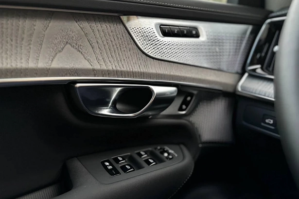 XC90 Ультра / Ultra 2.0 AT 4WD (250 л.с.) фото 35