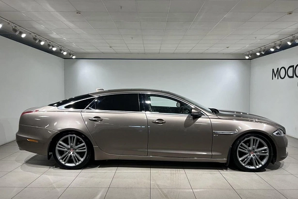 XJ Autobiography 3.0 AT 4WD (340 л.с.) фото 7