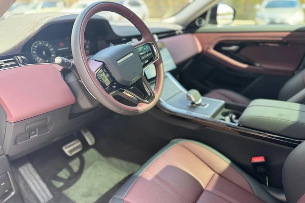 Range Rover Evoque R-Dynamic SE 2.0 AT 4WD (249 л.с.) фото 9