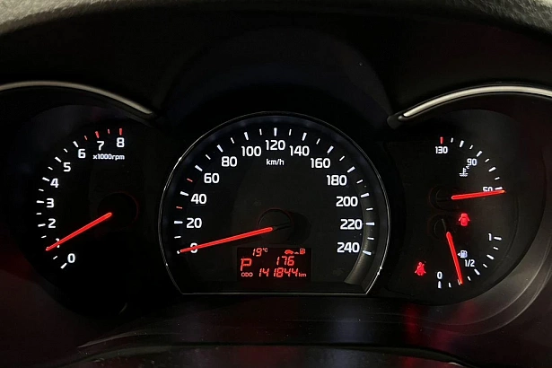 Sorento Luxe 2.4 AT (175 л.с.) фото 15