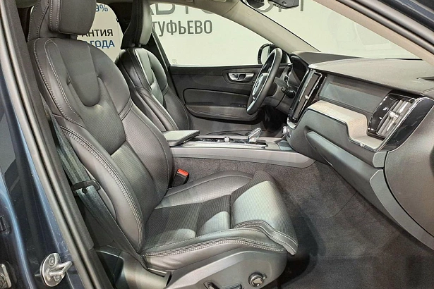 XC60 R-Design 2.0 AT 4WD (249 л.с.) фото 10