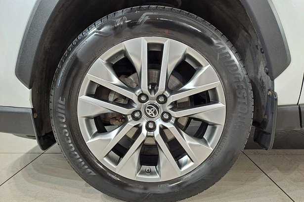 RAV4 Prestige 2.0 CVT 4WD (149 л.с.) фото 21