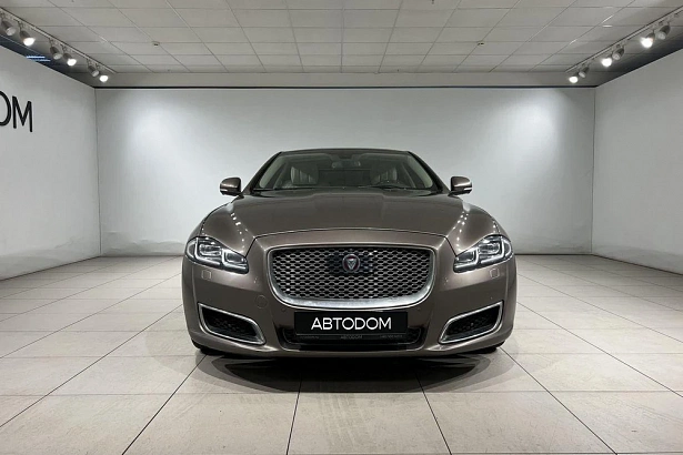 XJ Autobiography 3.0 AT 4WD (340 л.с.) фото 5