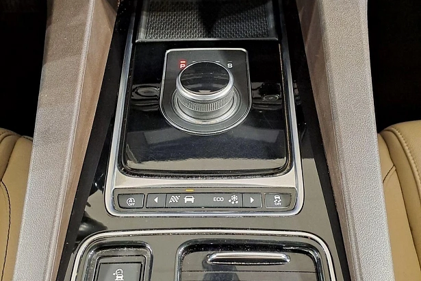 F-Pace Prestige 2.0d AT 4WD (240 л.с.) фото 17