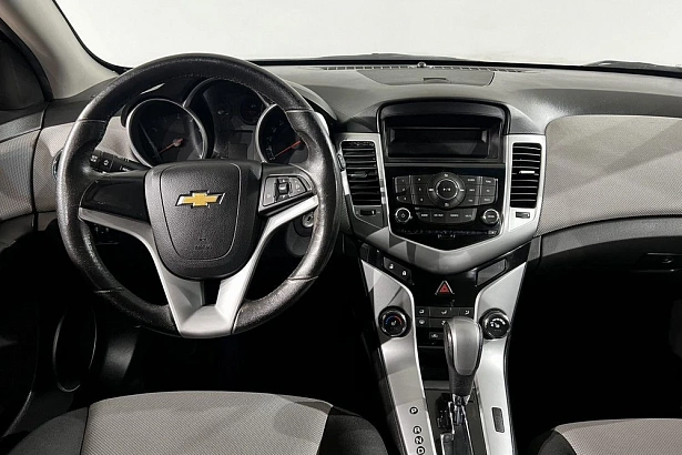 Cruze LS 1.6 AT (109 л.с.) фото 14